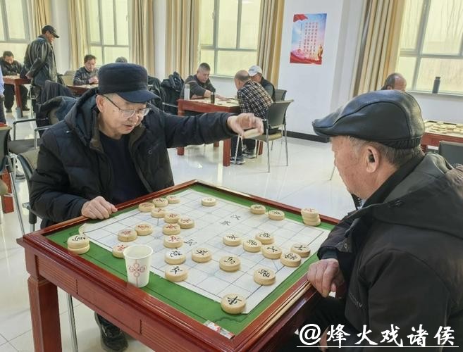 和田银龄智慧交锋“棋”乐无穷